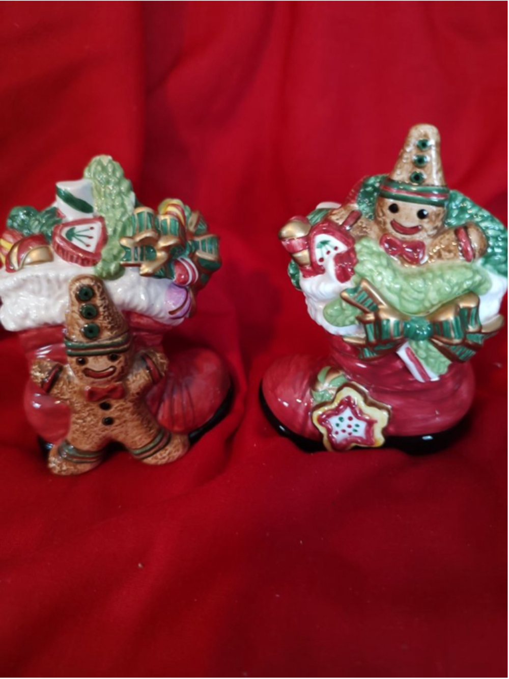 Fitz and Floyd Holiday Decor Christmas Boot Salt & Pepper Shakers Red Green One